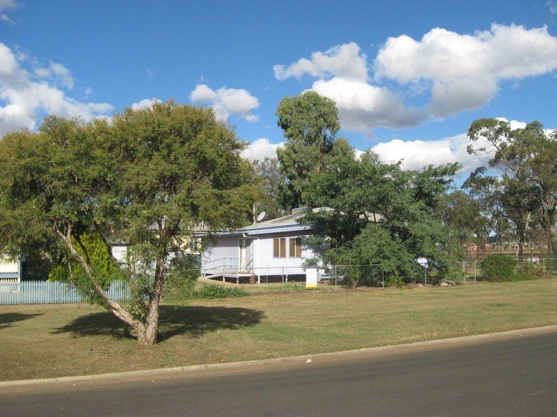 53 York Street, Oakey QLD 4401