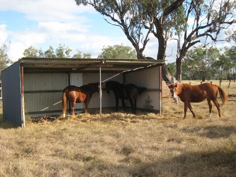“ROCKBOTTOM” CIESIOLKA ROAD, Oakey QLD 4401