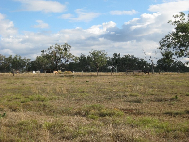 “ROCKBOTTOM” CIESIOLKA ROAD, Oakey QLD 4401