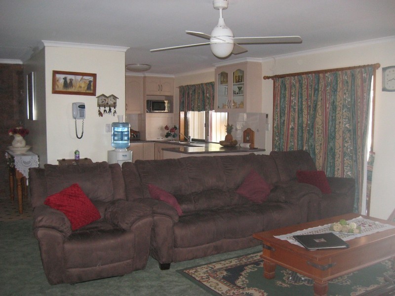 22  West Street, Oakey QLD 4401