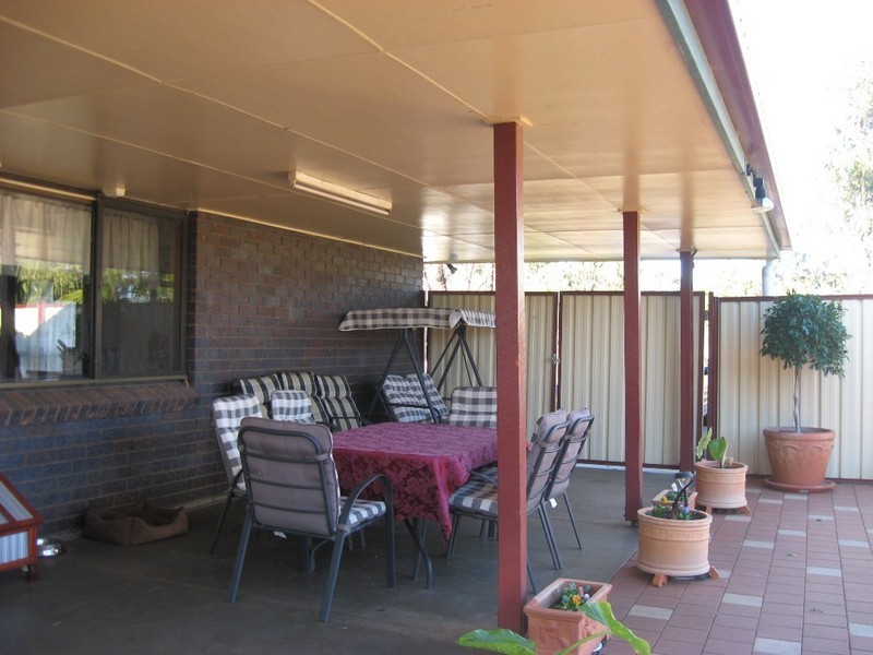 22  West Street, Oakey QLD 4401