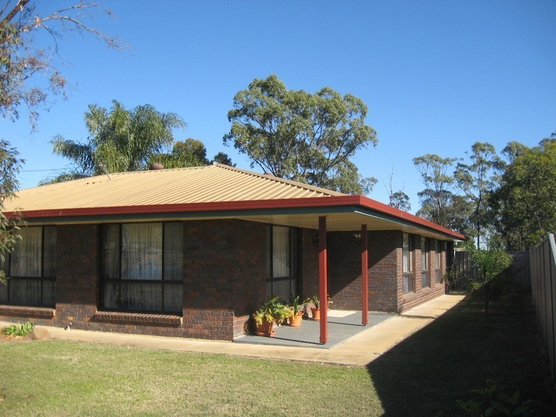 22  West Street, Oakey QLD 4401