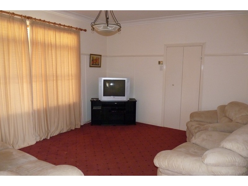 10 Toowoomba Road, Oakey QLD 4401