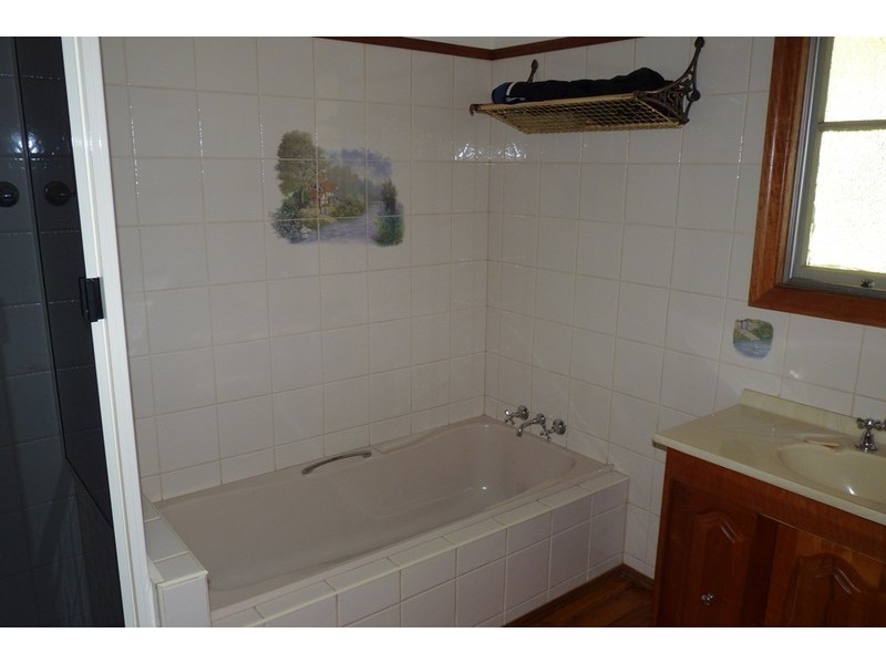 10 Toowoomba Road, Oakey QLD 4401