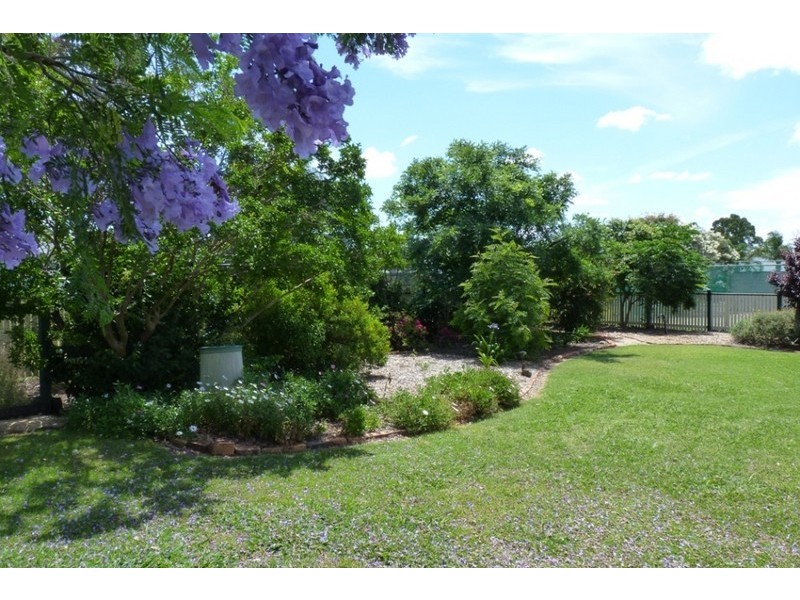 10 Toowoomba Road, Oakey QLD 4401