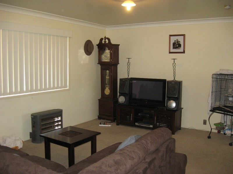 8 Cooper Avenue, Oakey QLD 4401