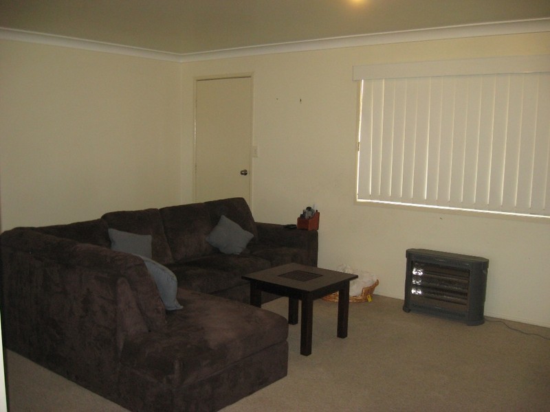 8 Cooper Avenue, Oakey QLD 4401