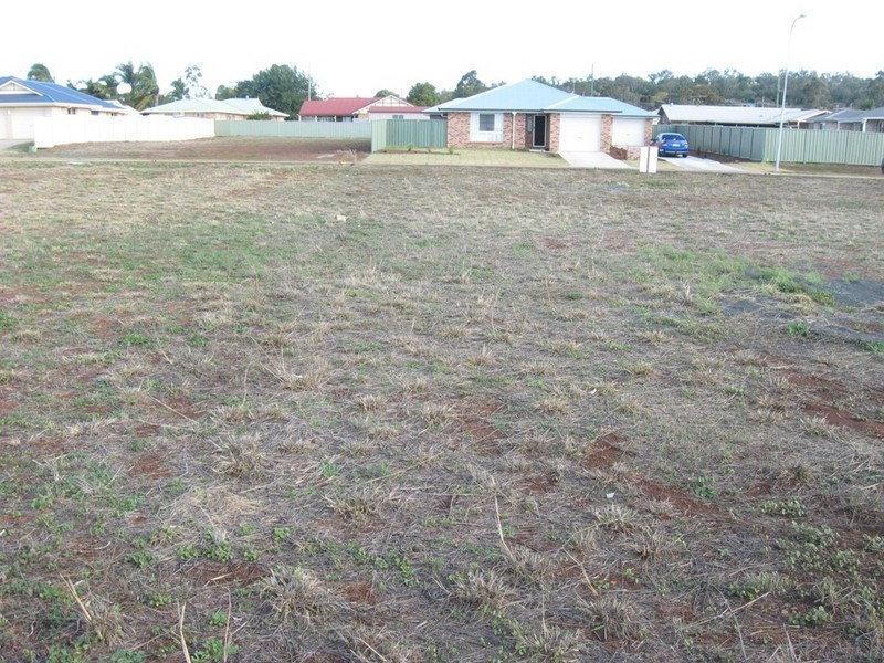 4 Joann Ct, Oakey QLD 4401