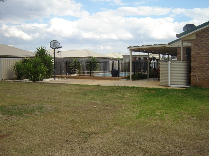 28 Joseph Street, Oakey QLD 4401