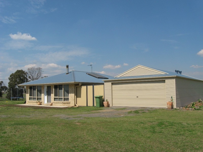 25-27 Taylor Street, Oakey QLD 4401