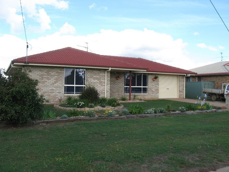 14 Joseph Street, Oakey QLD 4401