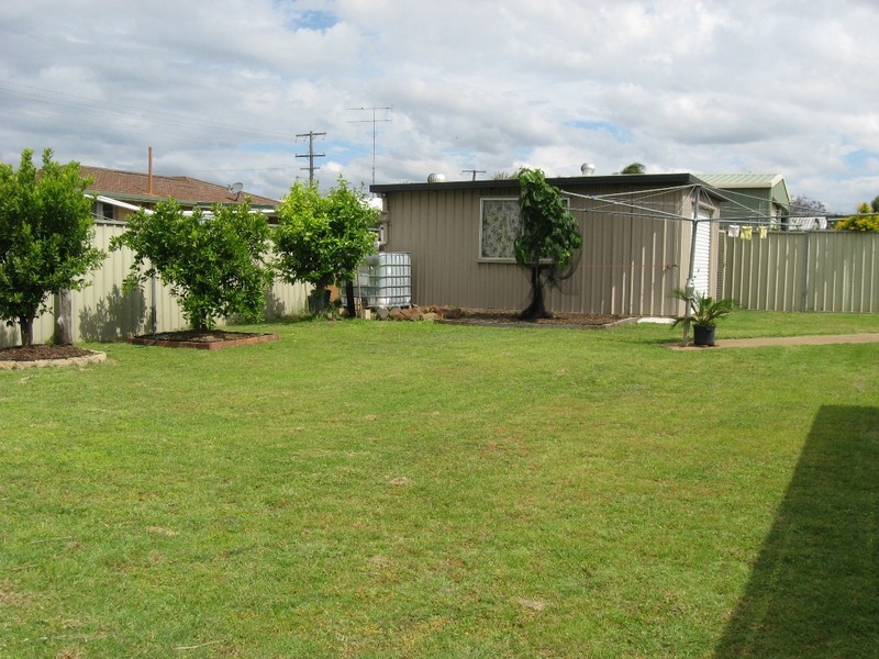 4 Wright Street, Oakey QLD 4401