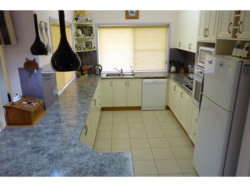 6a  Russell Street, Oakey QLD 4401