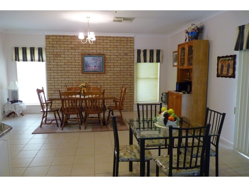 6a  Russell Street, Oakey QLD 4401