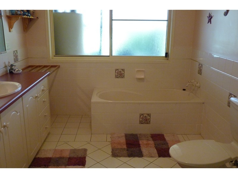6a  Russell Street, Oakey QLD 4401