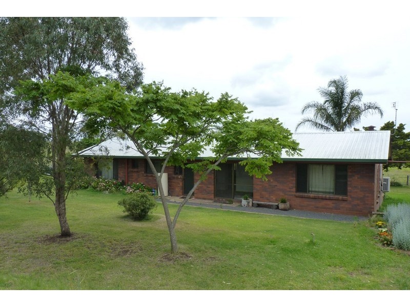 526 Oakey-Crosshill Rd, Biddeston QLD 4401