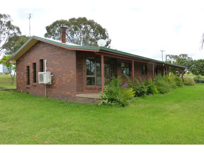 526 Oakey-Crosshill Rd, Biddeston QLD 4401