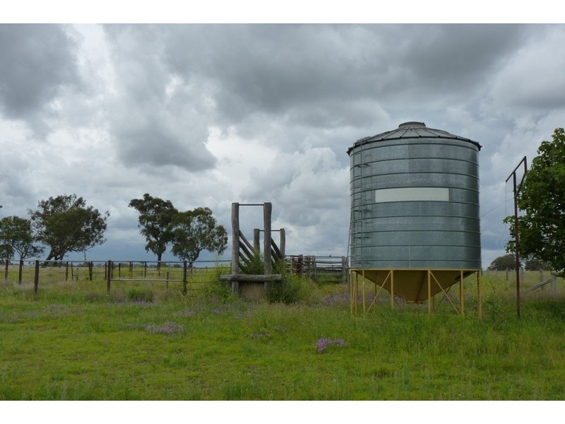 526 Oakey-Crosshill Rd, Biddeston QLD 4401