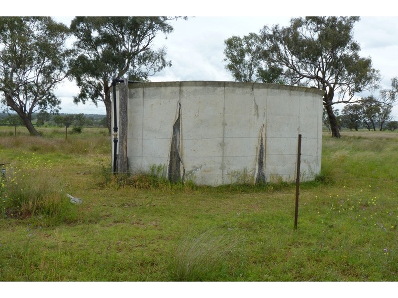 526 Oakey-Crosshill Rd, Biddeston QLD 4401