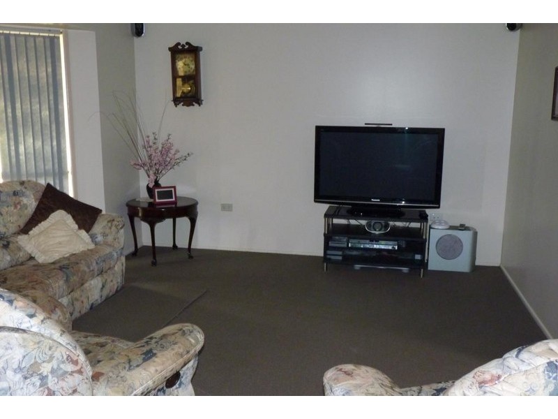 4 Russell Street, Oakey QLD 4401