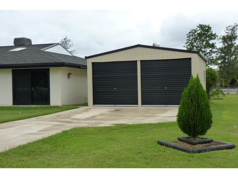 35 Desmond Lane, Oakey QLD 4401