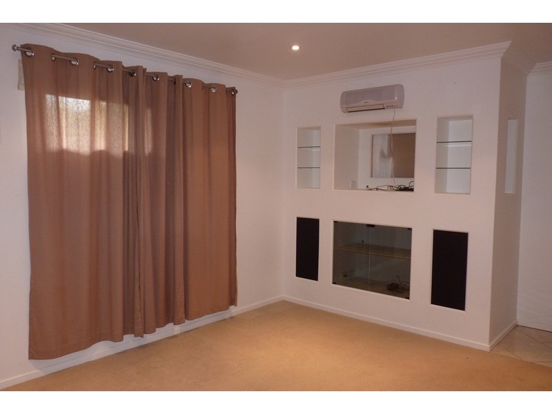 35 Desmond Lane, Oakey QLD 4401