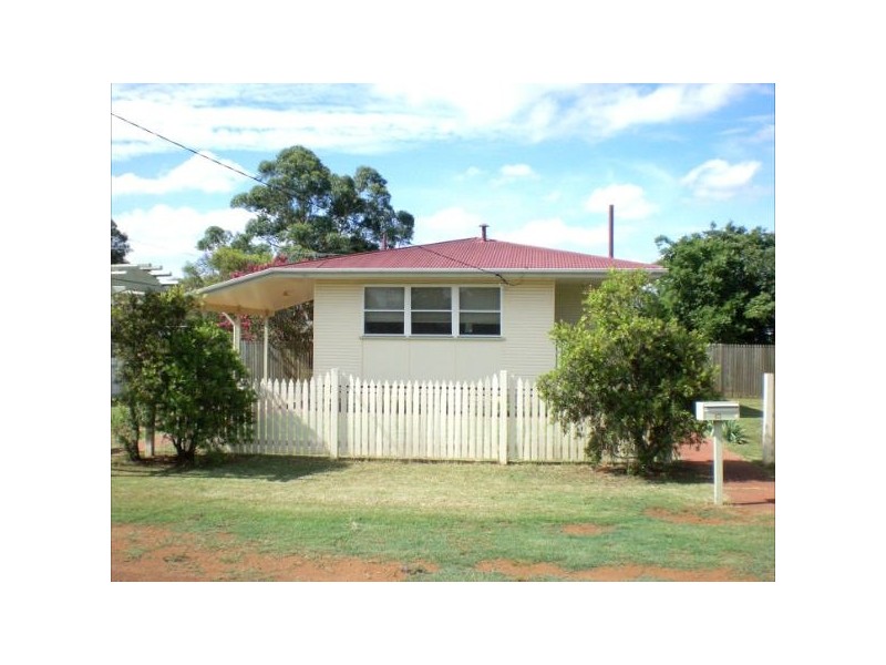 13 James Street, Oakey QLD 4401