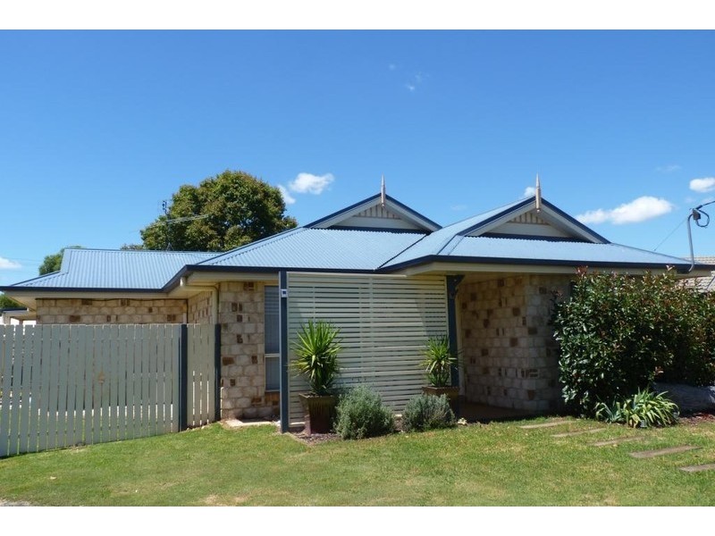 27 Shannon Court, Oakey QLD 4401
