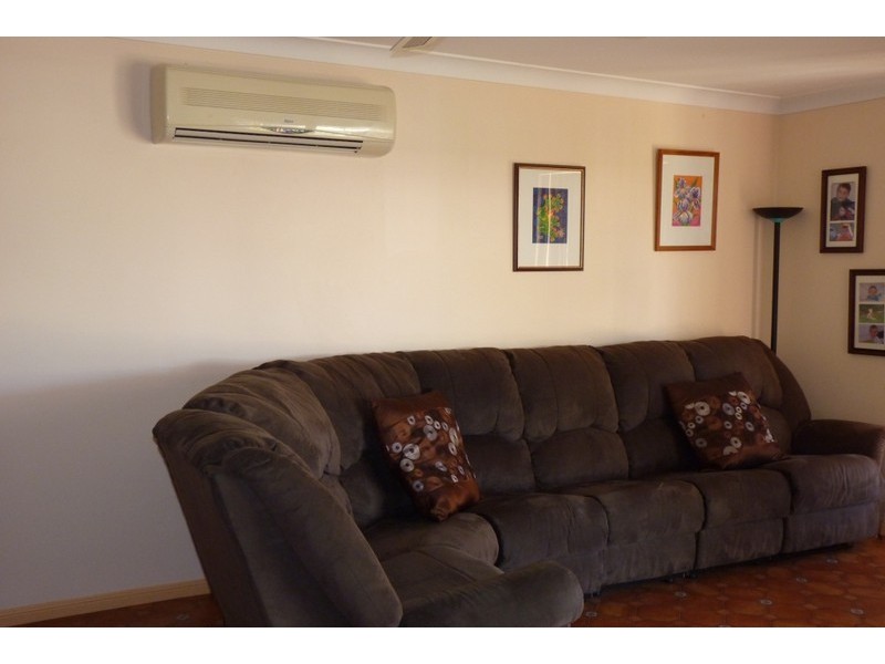 27 Shannon Court, Oakey QLD 4401
