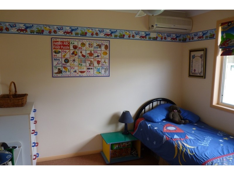 27 Shannon Court, Oakey QLD 4401