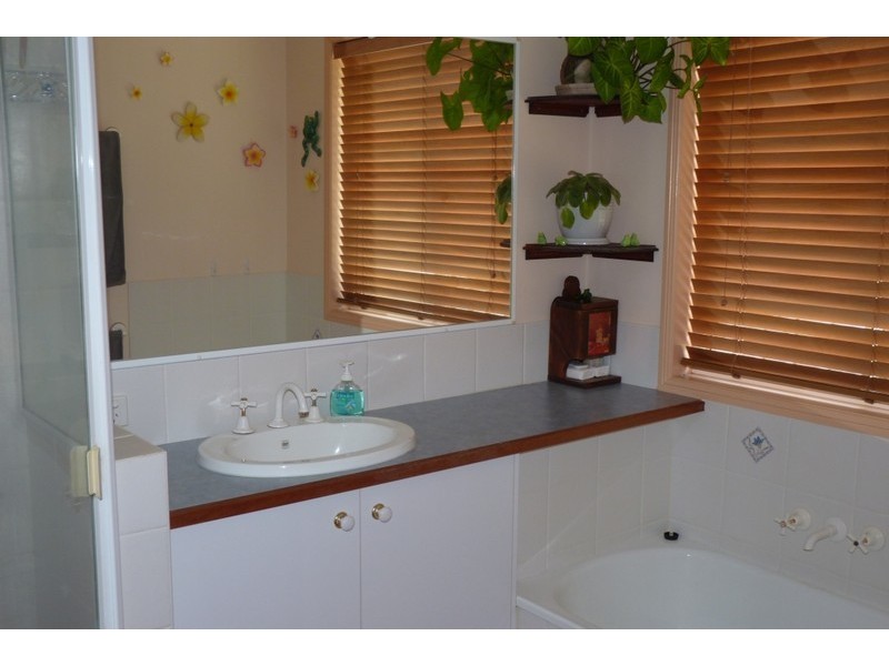 27 Shannon Court, Oakey QLD 4401