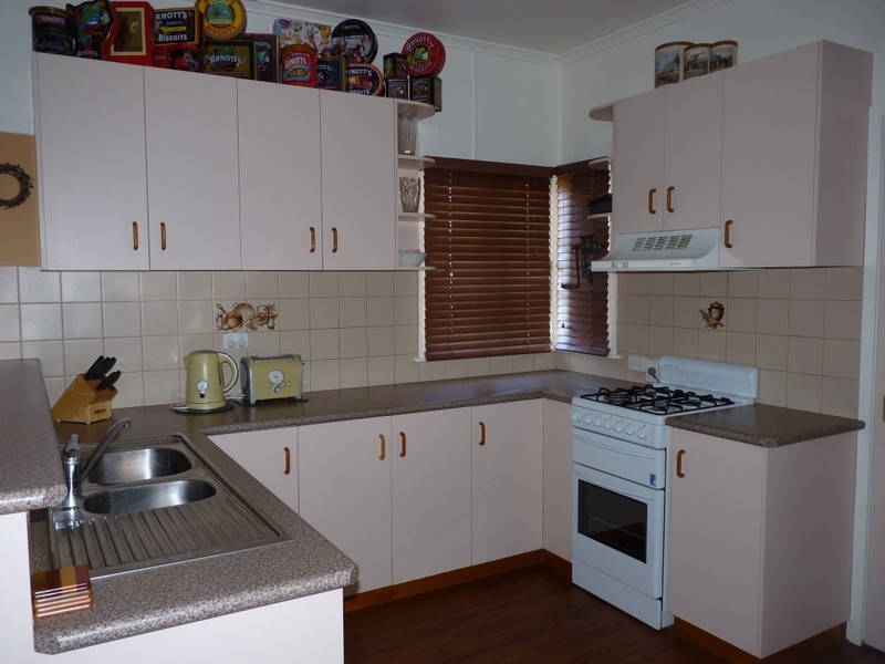 6  James Street, Oakey QLD 4401