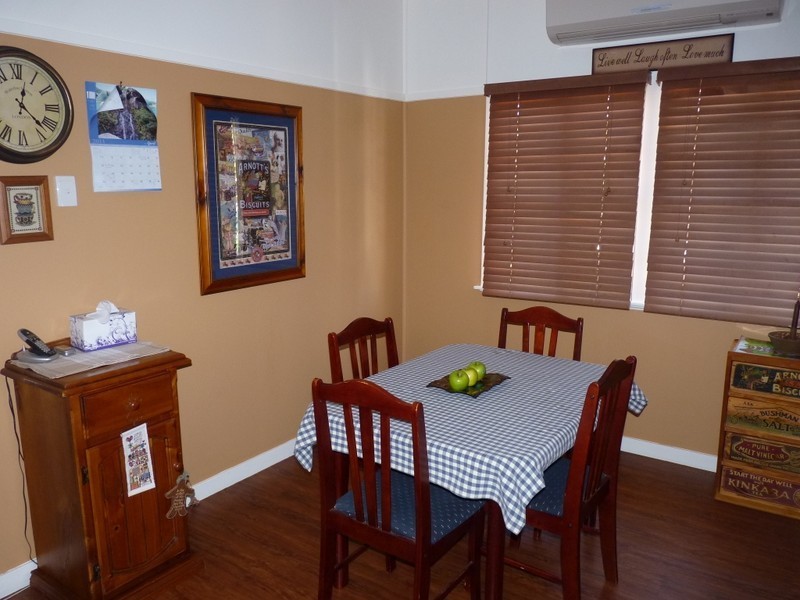 6  James Street, Oakey QLD 4401