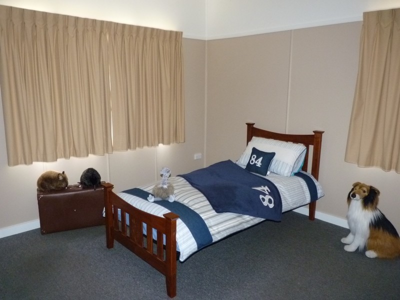 6  James Street, Oakey QLD 4401