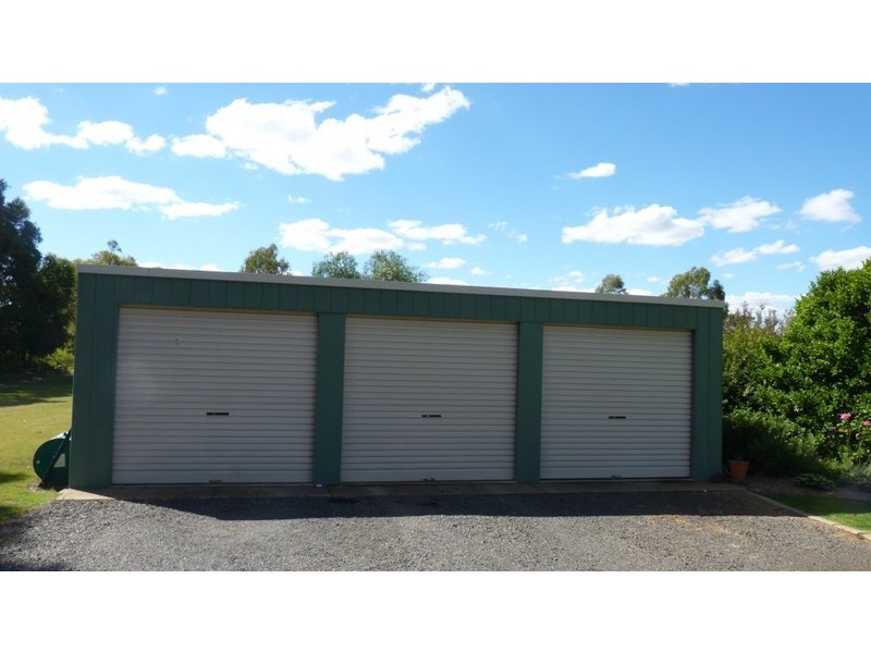 16 Voll Avenue, Oakey QLD 4401