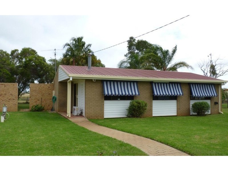 24 Cooper Avenue, Oakey QLD 4401