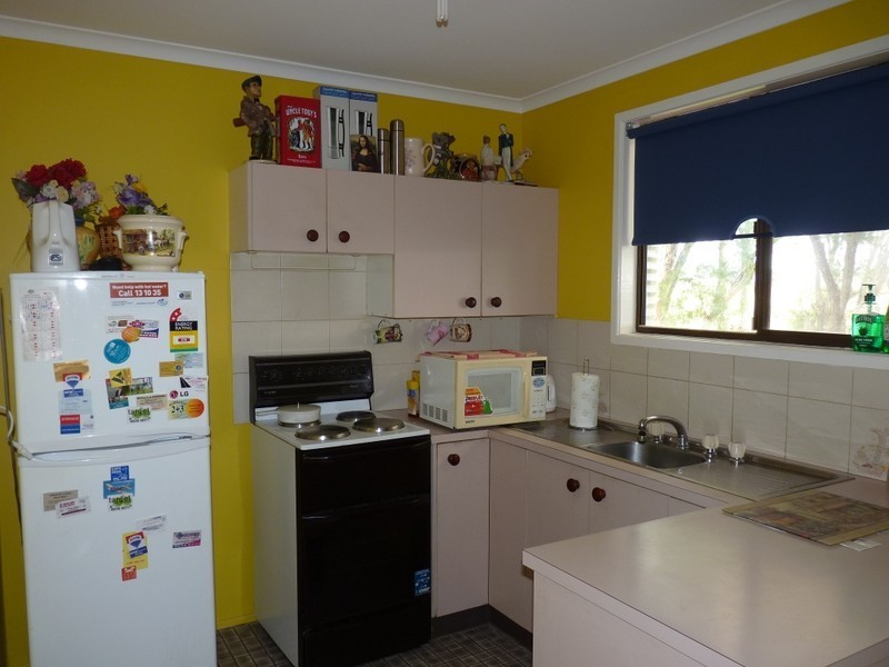 24 Cooper Avenue, Oakey QLD 4401