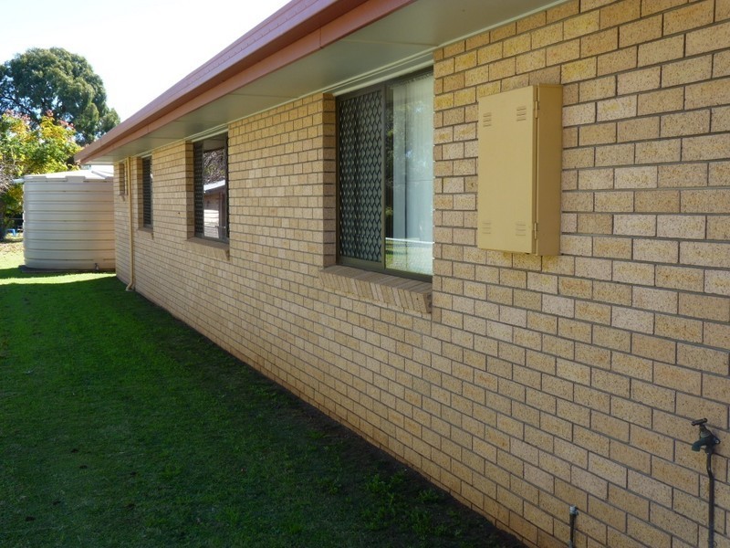 2 Aubigny Road, Oakey QLD 4401