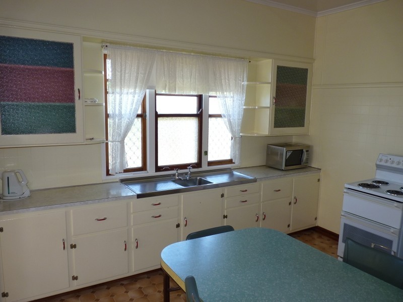 16 Cherry Street, Oakey QLD 4401