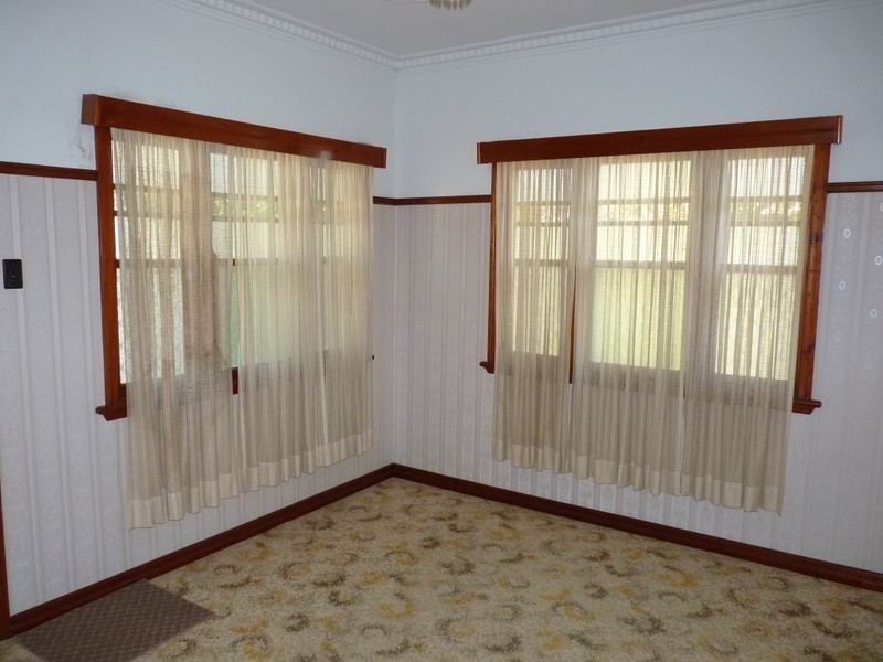 16 Cherry Street, Oakey QLD 4401