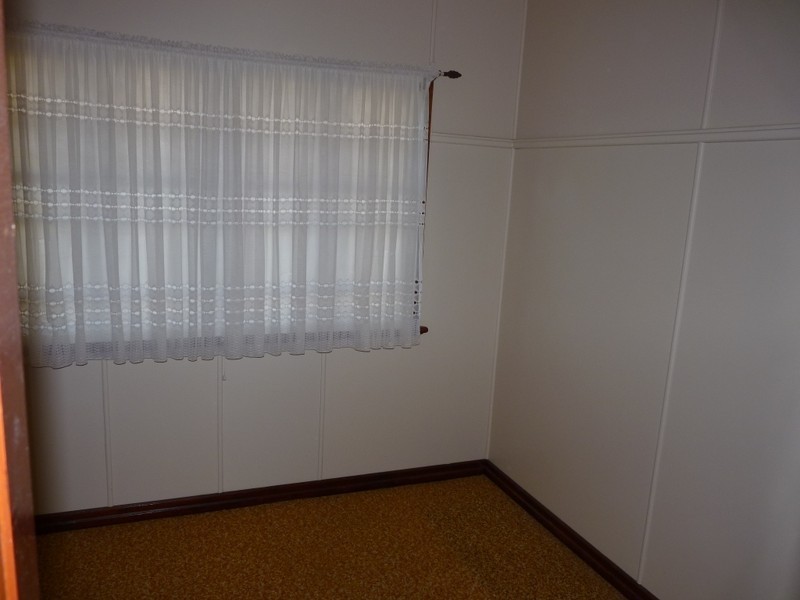 16 Cherry Street, Oakey QLD 4401