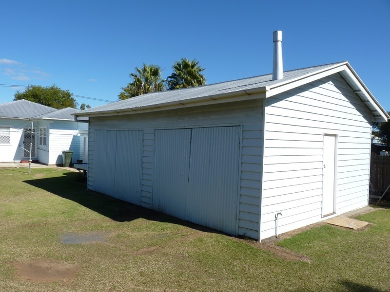 16 Cherry Street, Oakey QLD 4401