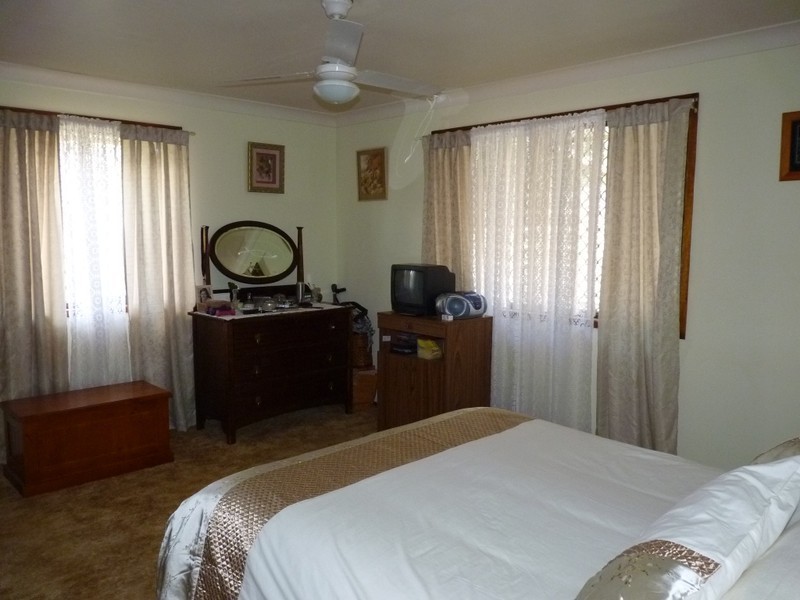 17 Robb Street, Oakey QLD 4401