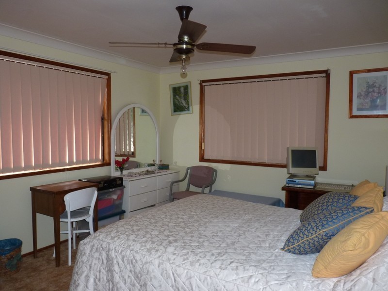 17 Robb Street, Oakey QLD 4401