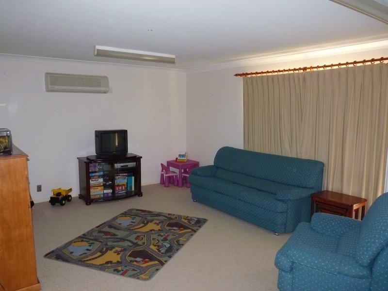 27 Hamzah Drive, Cotswold Hills QLD 4350