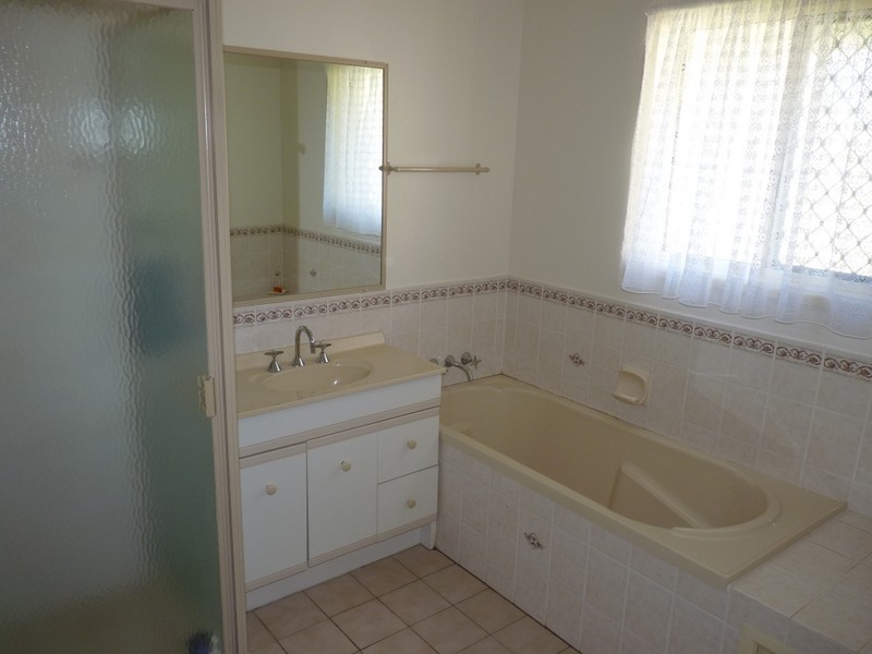 27 Hamzah Drive, Cotswold Hills QLD 4350