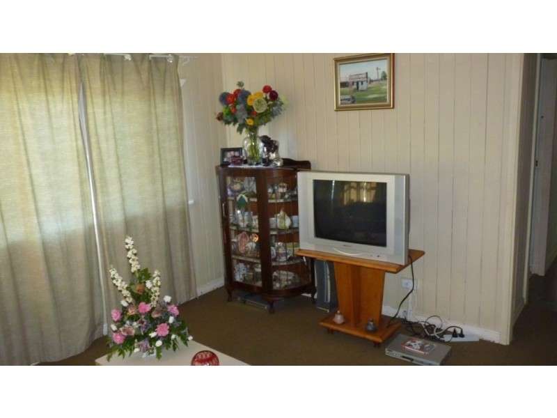 239 BRIDGE STREET, Oakey QLD 4401