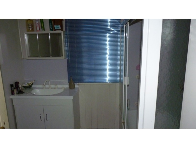 239 BRIDGE STREET, Oakey QLD 4401