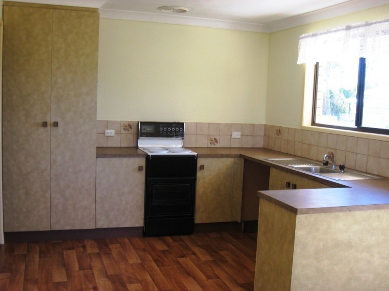 13 Edward Street, Goombungee QLD 4354