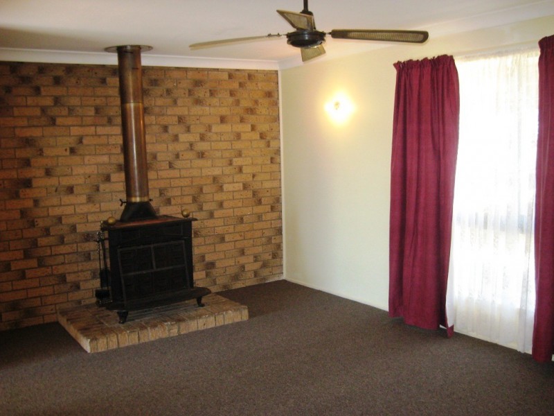 13 Edward Street, Goombungee QLD 4354